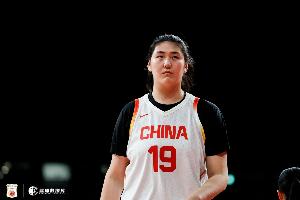 对手祭出5人包夹战术!张子宇13中10砍下全场最高22分外加5板2助